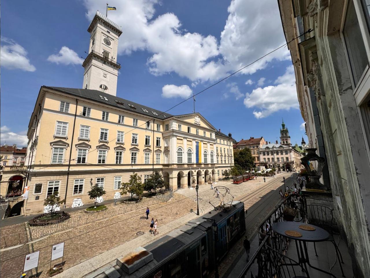 Апартаменти На Площі Ринок, 20 Lviv Exterior photo